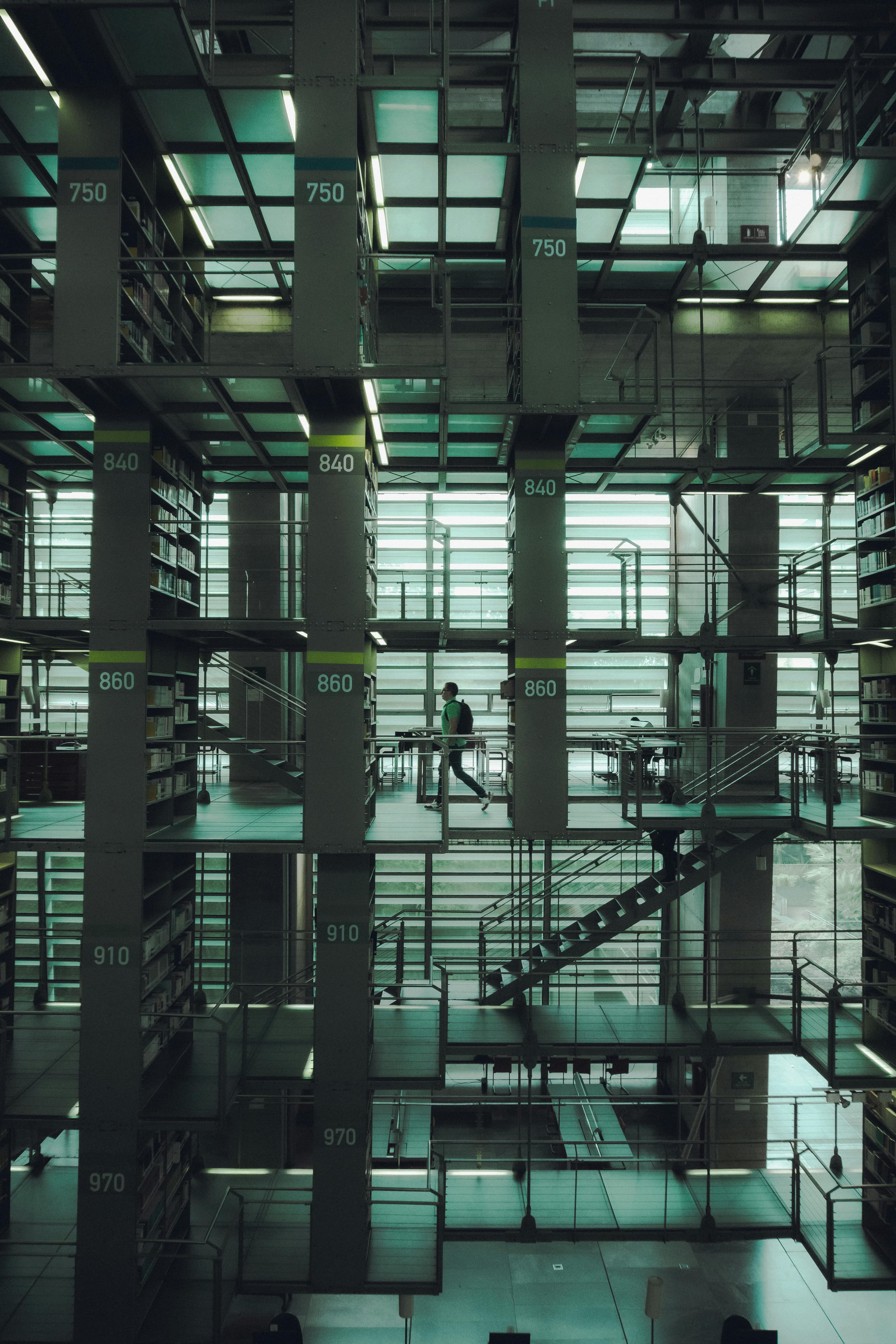 Modernes One-Page Website Design auf Laptop und Smartphone